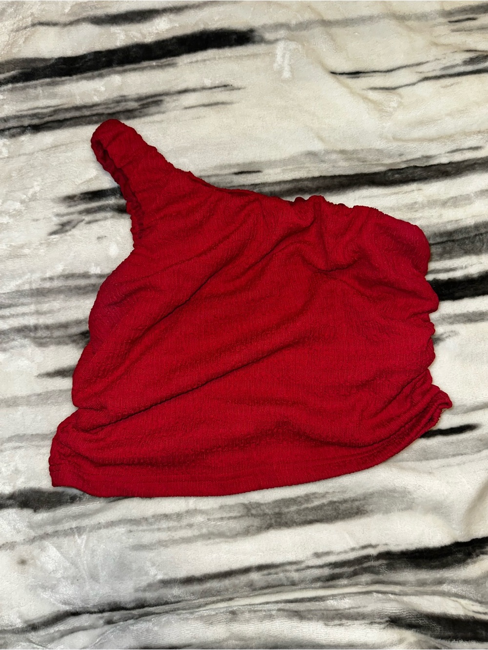 SHEIN Red Curve One-Shoulder Crop Top